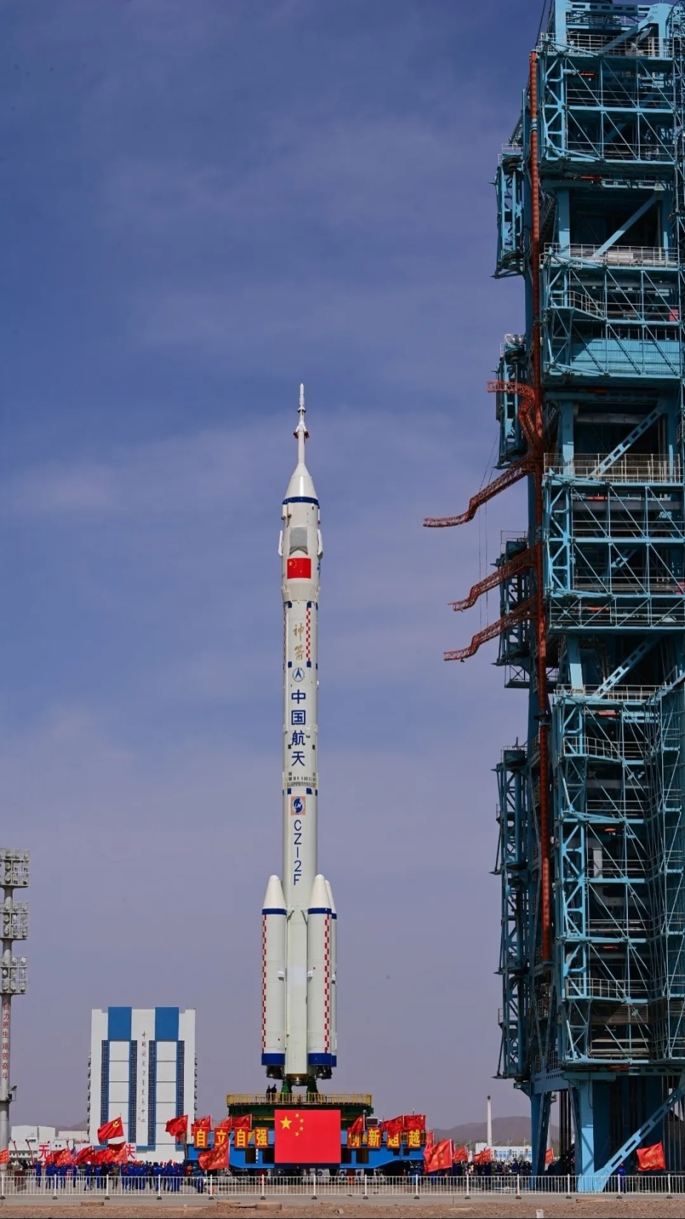 神舟十九号载人飞船返回因东风着陆场天气状况延后